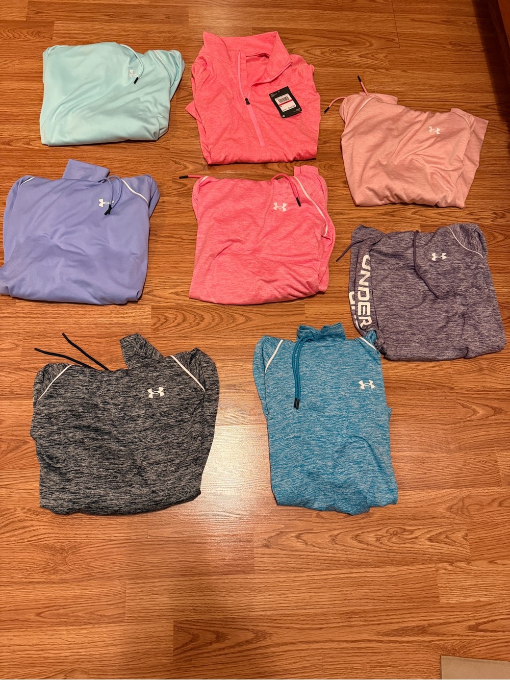 Women’s under Armour long sleeve lot size XS (1 nwt)